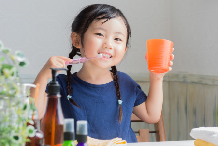 お子さまの虫歯について